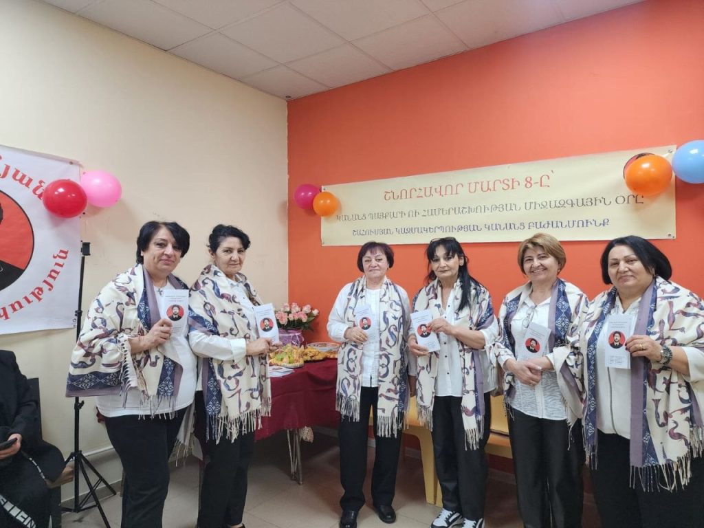 photo_5958622376054426906_y