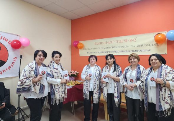 photo_5958622376054426906_y